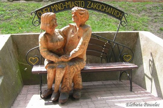 ławeczka zakochanych w Chełmnie