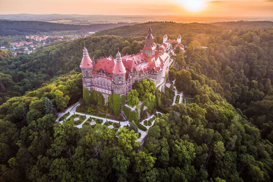 Zamek Książ i jego tarasy - widok z lotu ptaka