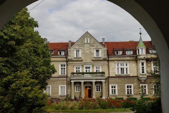 Sanatorium Bajka w Pałacu Książąt Ponińskich w Horyńcu-Zdroju
